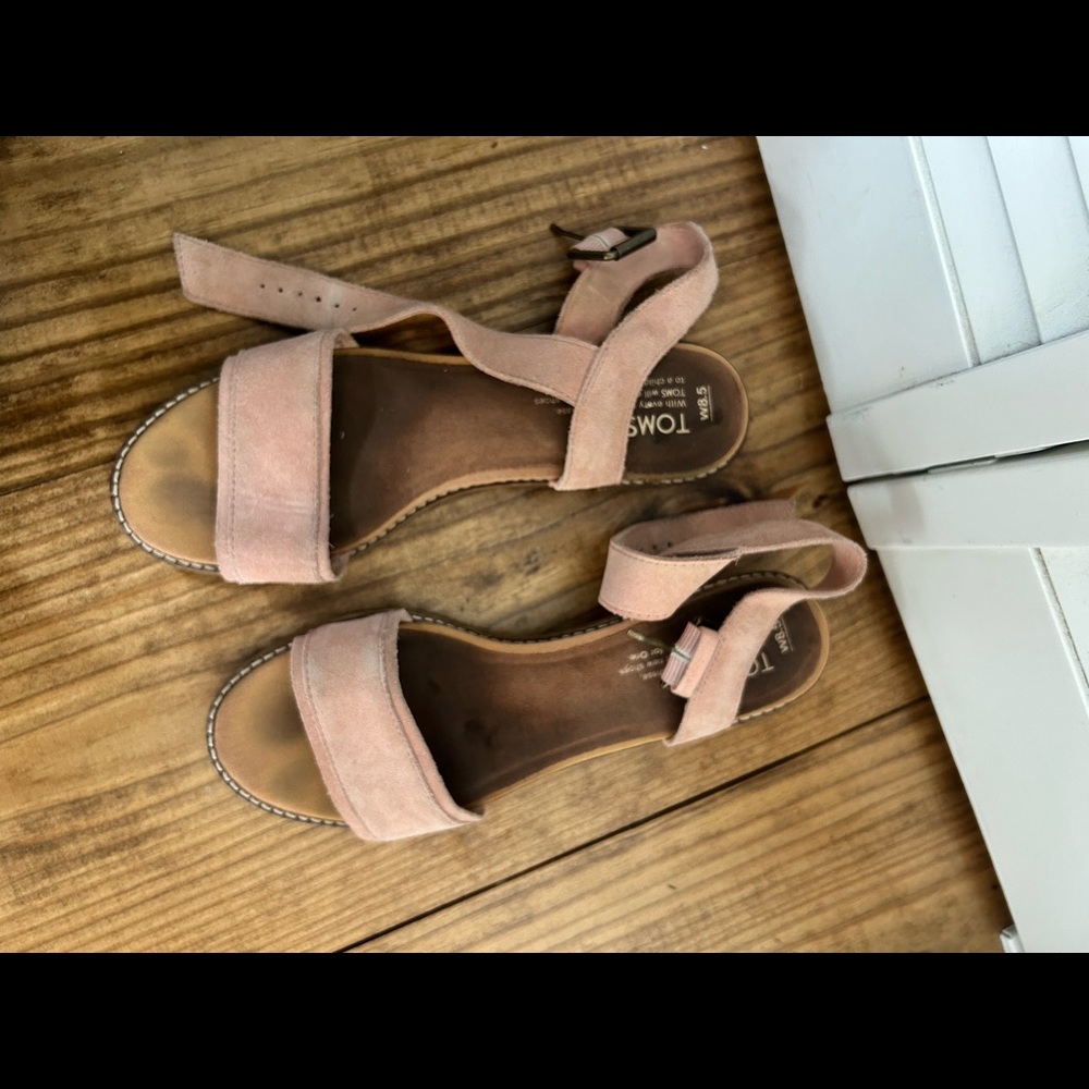 Tom’s Camilla Pink Sandals Size 8.5